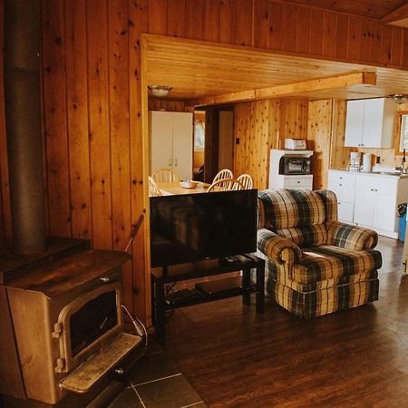 Lang Lake Resort Espanola Екстер'єр фото