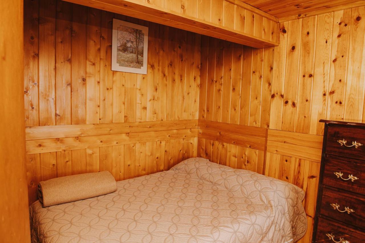 Lang Lake Resort Espanola Екстер'єр фото