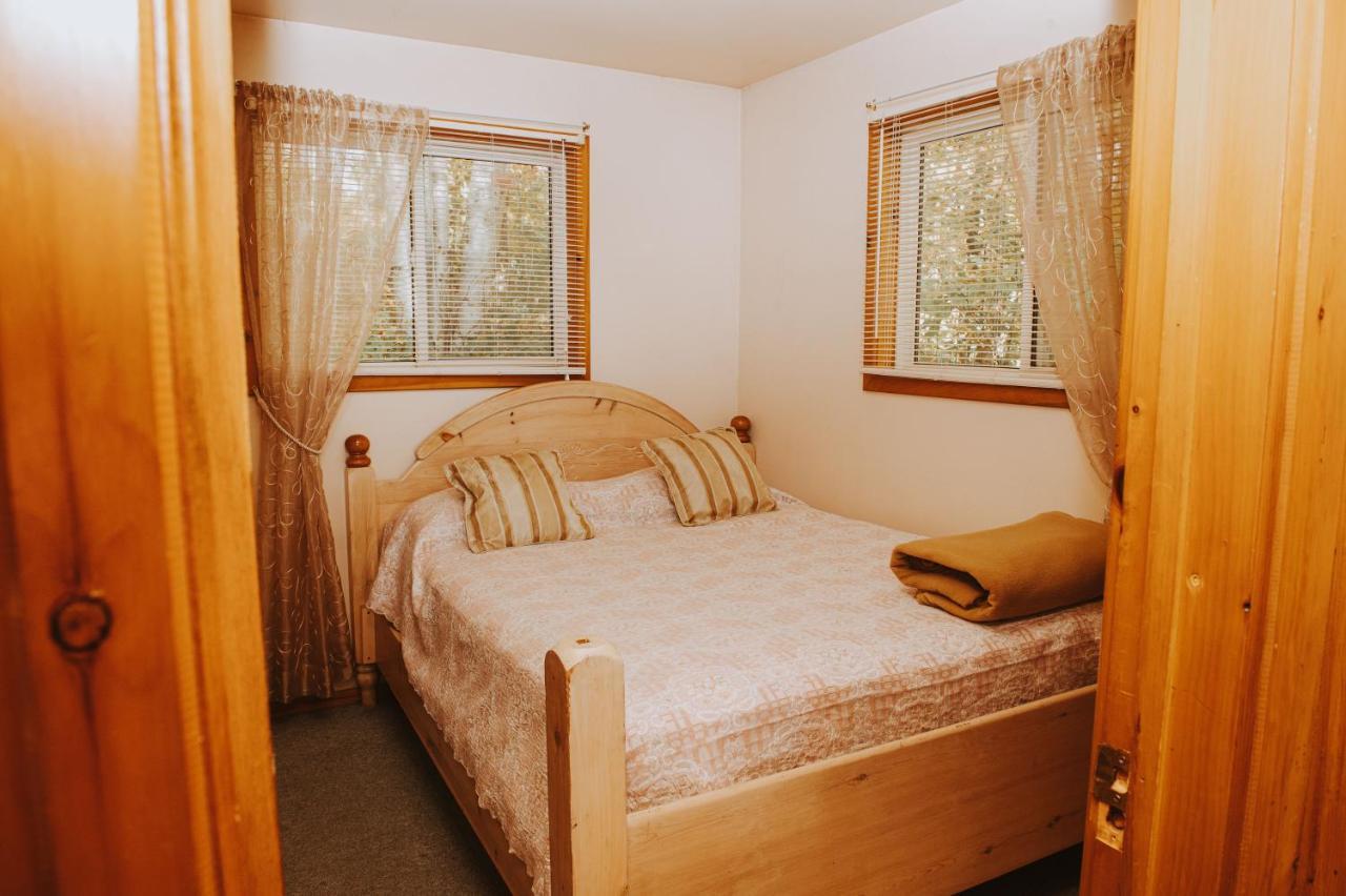 Lang Lake Resort Espanola Екстер'єр фото