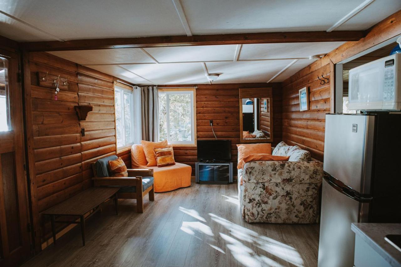 Lang Lake Resort Espanola Екстер'єр фото