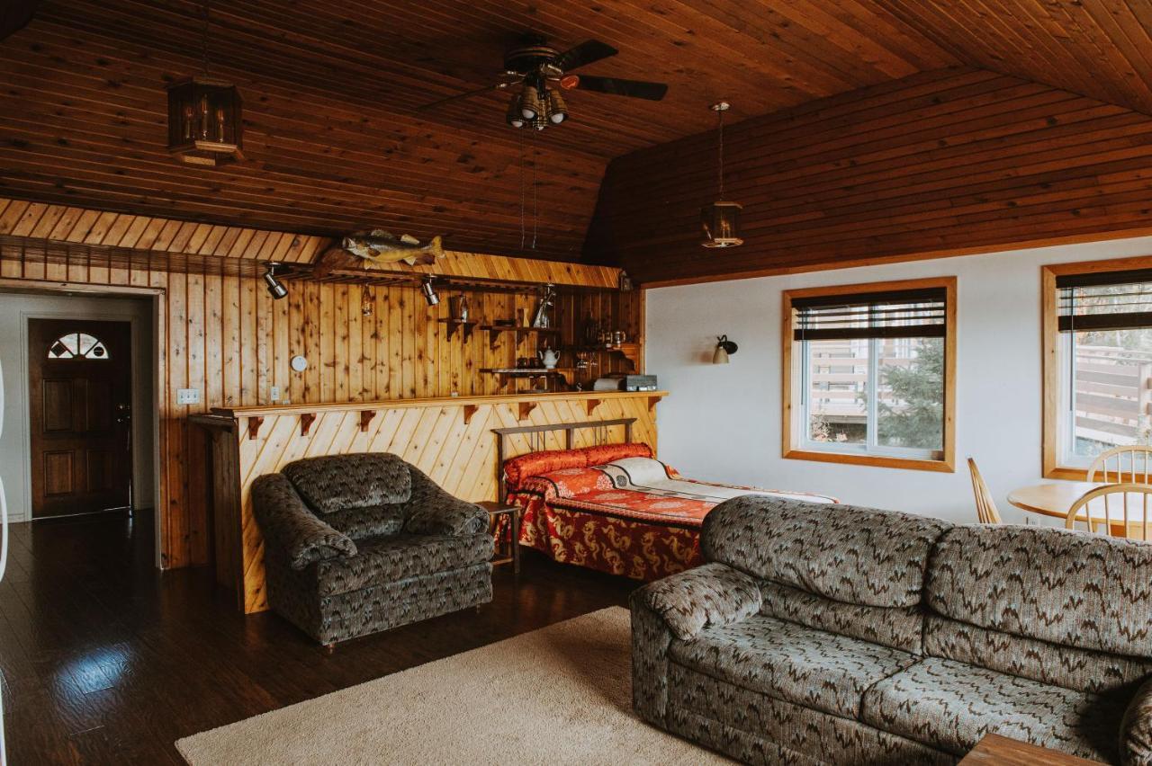 Lang Lake Resort Espanola Екстер'єр фото