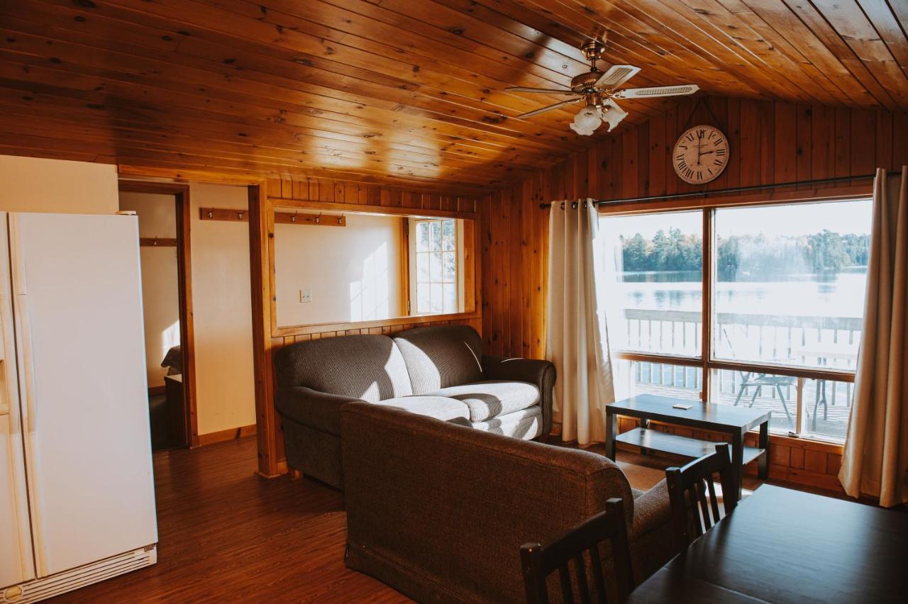 Lang Lake Resort Espanola Екстер'єр фото