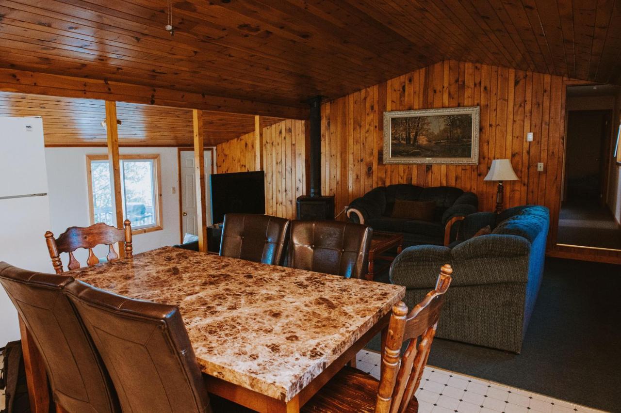 Lang Lake Resort Espanola Екстер'єр фото