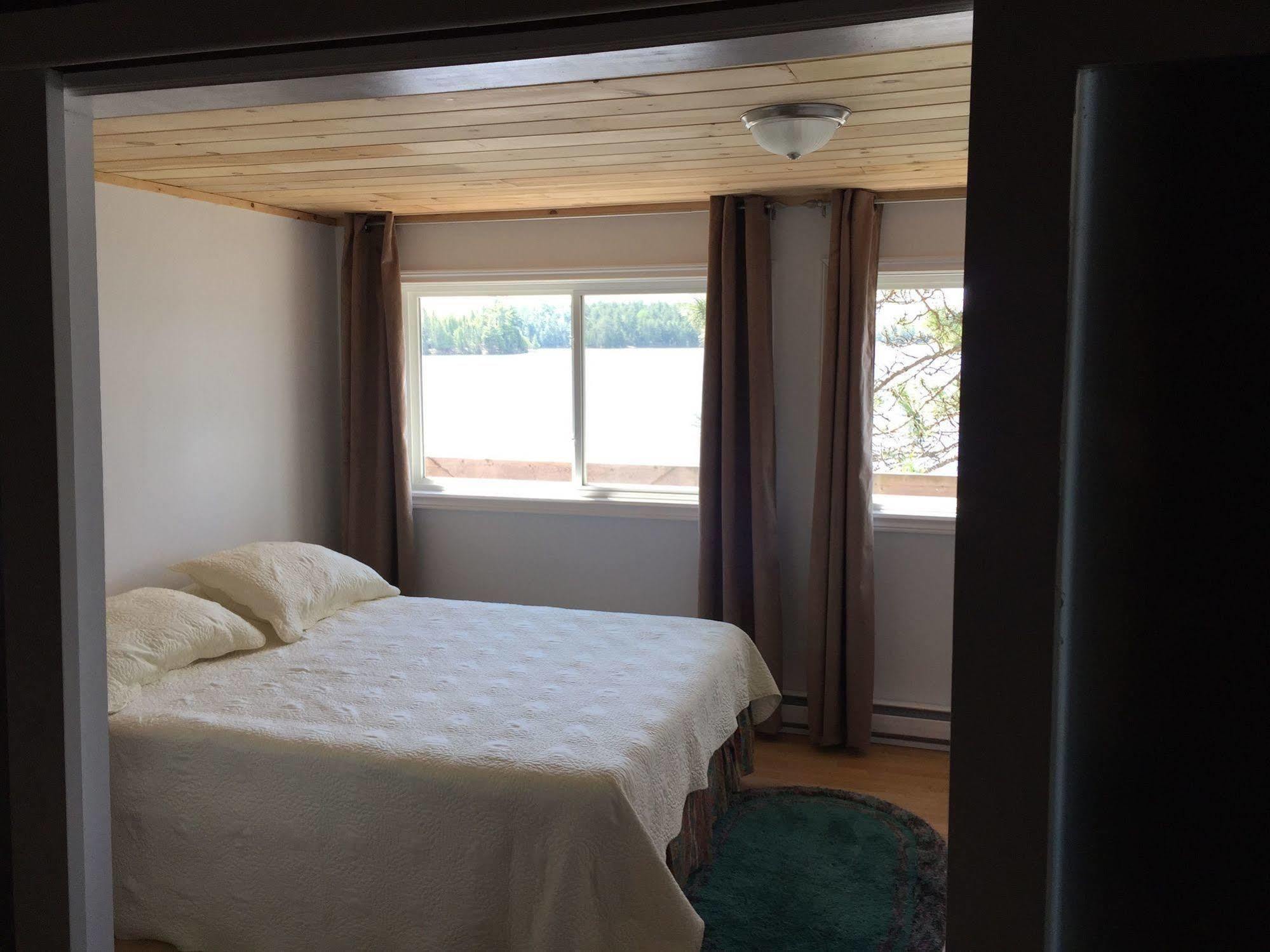 Lang Lake Resort Espanola Екстер'єр фото